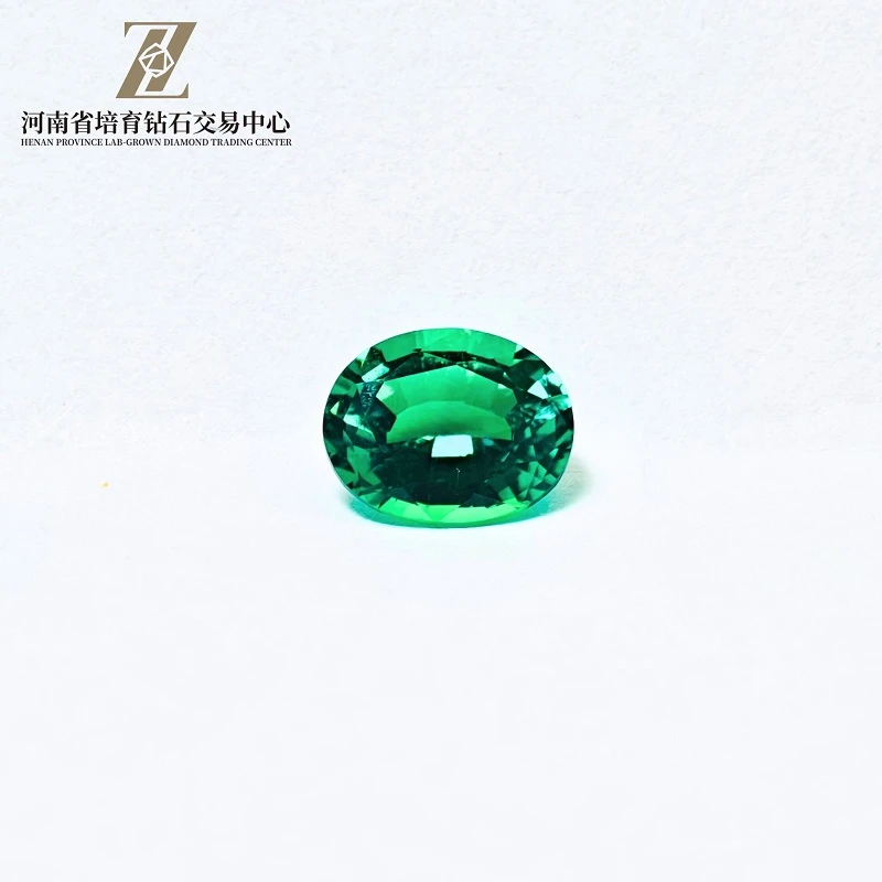 2.207 Carat Lab-Kreiran kolumbijski-smaragdni kabošon u boji